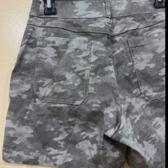 Spanx Stretch Twill Shorts - Picture 6 of 6